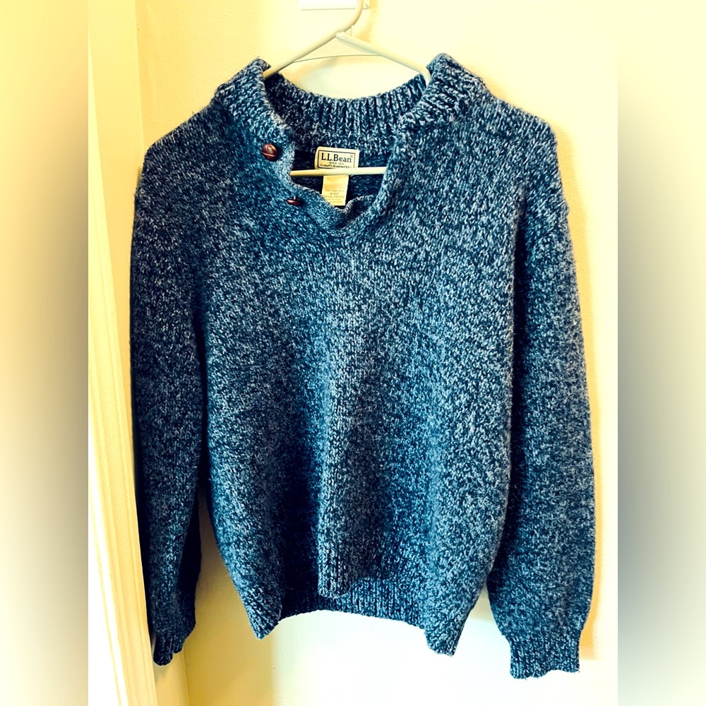 COPY - LL Bean women’s Sweater size M but runs small